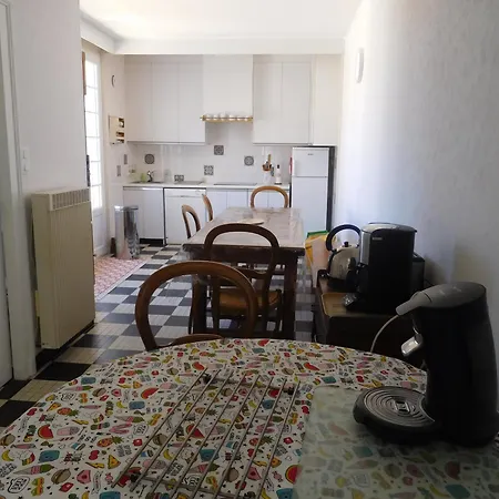 Hébergement de vacances Maison à 100m De La Plage, 6 Pers, équipement Complet, Patio&parking, Proche Centre-ville - Fr-1-476-186