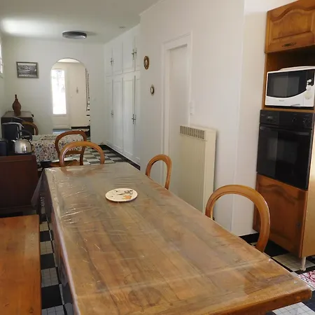 Hébergement de vacances Maison à 100m De La Plage, 6 Pers, équipement Complet, Patio&parking, Proche Centre-ville - Fr-1-476-186