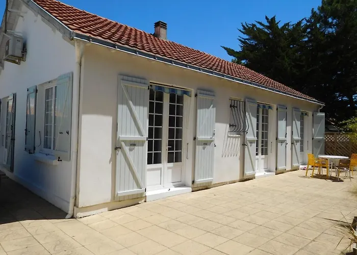 Hébergement de vacances Maison à 100m De La Plage, 6 Pers, équipement Complet, Patio&parking, Proche Centre-ville - Fr-1-476-186 *