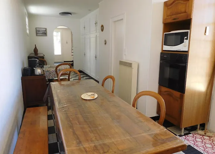 Hébergement de vacances Maison à 100m De La Plage, 6 Pers, équipement Complet, Patio&parking, Proche Centre-ville - Fr-1-476-186